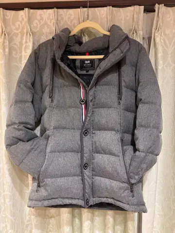 그레이 다운 자켓 후드 부착