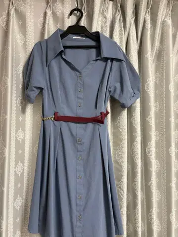 REDYAZEL 바이컬러 체인 벨트 미니 셔츠 원피스