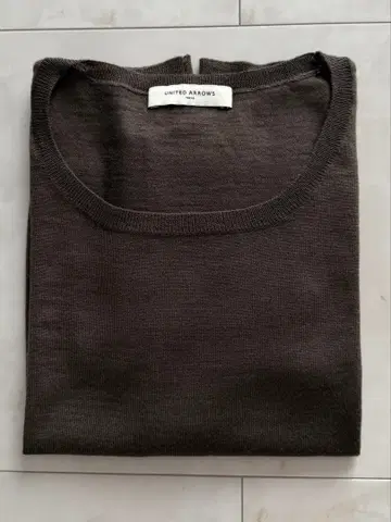 UNITED ARROWS 유나이티드 애로우즈 긴팔 얇은 소재 니트 올리브