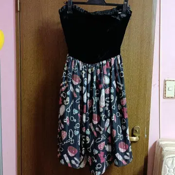 슬리브리스 무릎 기장 원피스