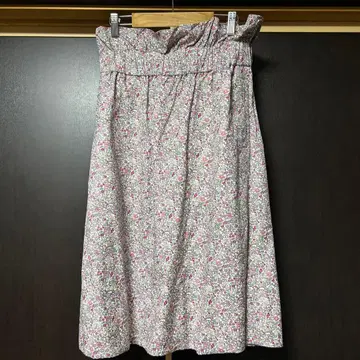 캘빈클라인 꽃무늬 플레어 스커트 L 사이즈 무릎 기장 미사용품