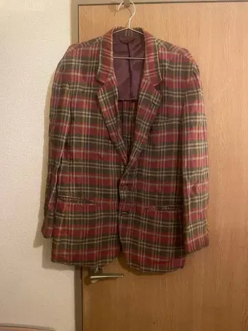 빨간색과 그린색 체크 무늬 블레이저
