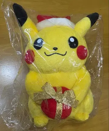 포켓몬 센터 한정판 선물 받은 산타 피카츄