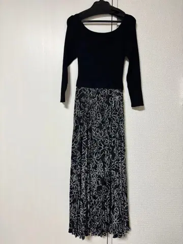 코코딜 블랙 플라워 프린트 니트 롱 원피스