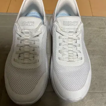 스케쳐스 스니커 화이트