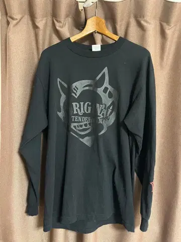 블랙 긴팔 티셔츠 텐더 로인