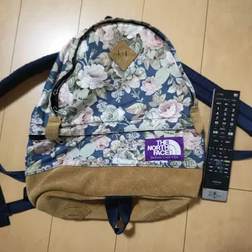 THE NORTH FACE 플라워 패턴 백팩