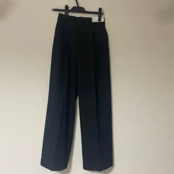 유니클로 턱 와이드 팬츠 XS 블랙