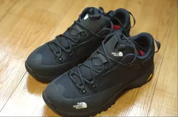 THE NORTH FACE 블랙 트레킹 슈즈