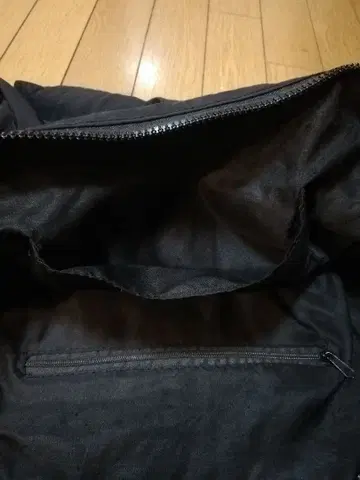 블랙 숄더백 포켓 부착