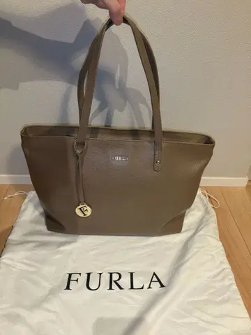 FURLA 토트백 A4 사이즈 베이지