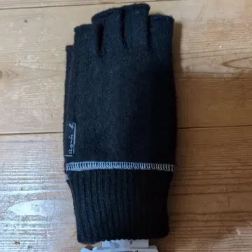 아네스베 울 블랙 핑거리스 글러브