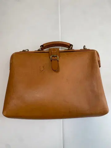 [ 연말연시 세일 ] HERZ 브라운 가죽 2way 숄더