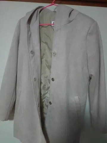 베이지 후드 부착 롱 코트