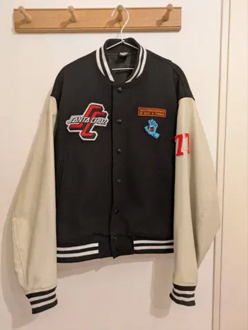 SANTA CRUZ 바시티 자켓