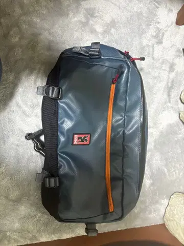 CHROME 바디백 카데트 네이비