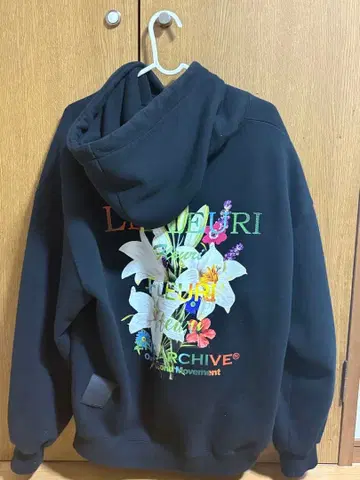 꽃무늬 프린트 블랙 후드티 후드 부착