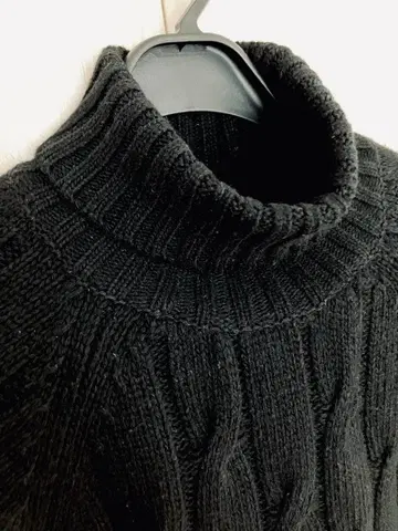 [PLST] 케이블 니트 하이넥 스웨터 | theory