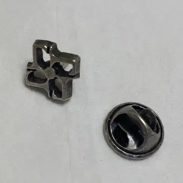 딸리아또레 핀 배지