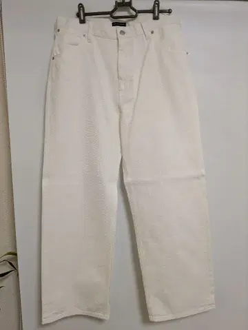 UNITED ARROWS 화이트 데님 배기 5 포켓 팬츠