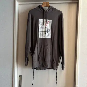 BLANC basque/블랑바스크 타이벡 프린트 사이드 ZIP 후드티