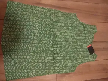 그린 컬러 지그재그 패턴 슬리브리스 셔츠 사이즈 0