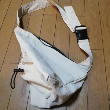 크림색 슬링백 studio CLIP