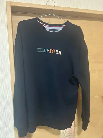 HILFIGER 네이비 맨투맨