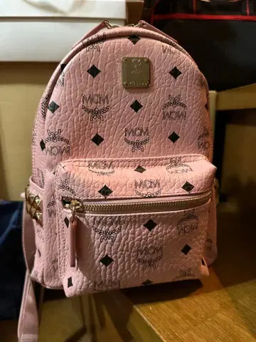 MCM 핑크 스터드 백팩