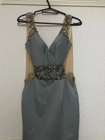 그레이 비즈 장식 타이트 드레스