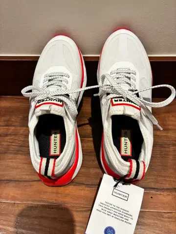 HUNTER 화이트/레드 스니커즈