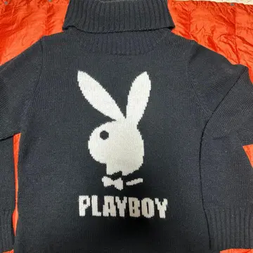 PLAYBOY 터틀넥 스웨터