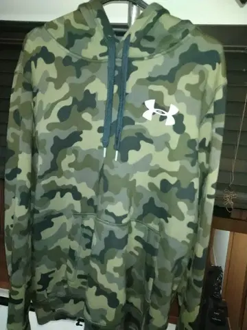 Under Armour 카모 패턴 후드티