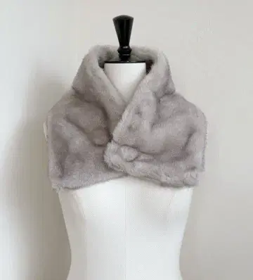 미착용 새상품 택 포함 그레이 마그넷 퍼 티펫