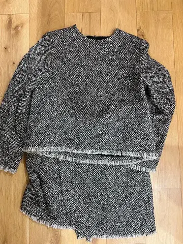 GREED INTERNATIONAL 상의 스커트 셋업