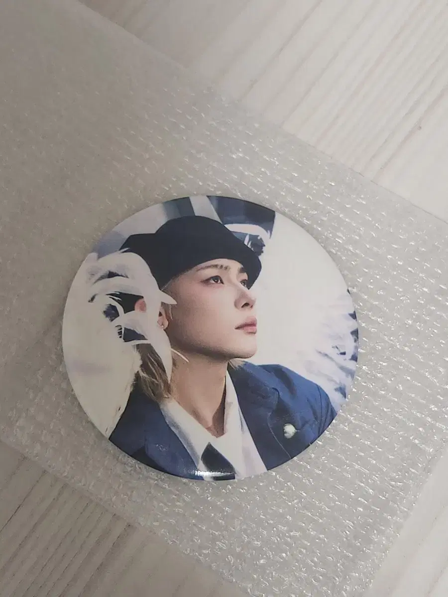 nicole can badge wts!