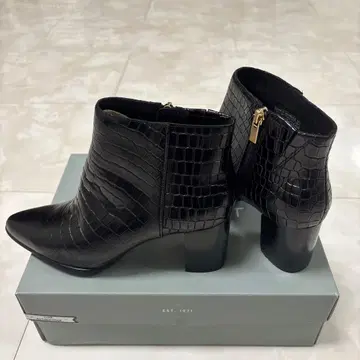 락포트 블랙 크로커다일풍 부츠 중간 힐 23.5