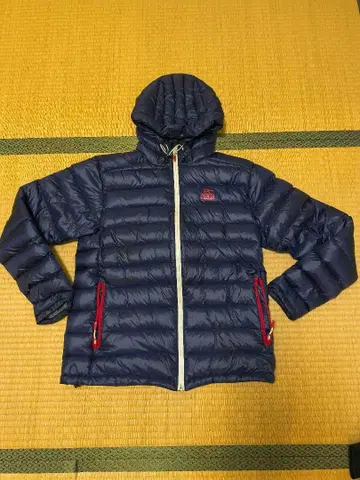 CHUMS 네이비 다운 자켓 후드 부착