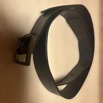 EMPORIO ARMANI 블랙 가죽 벨트