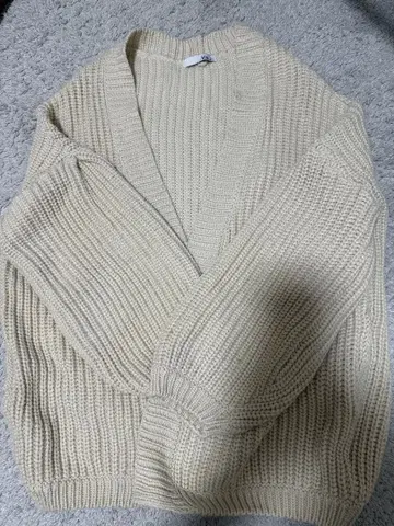 캐널진 via j(비아제이) 니트 가디건