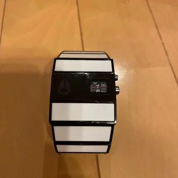 Nixon 아날로그 손목시계 화이트/블랙