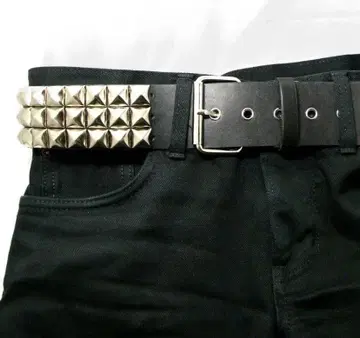 스터드 장식 블랙 벨트