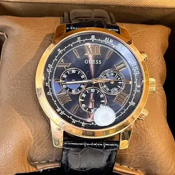 케이스 포함 새상품급 GUESS 크로노그래프 시계 골드/블랙