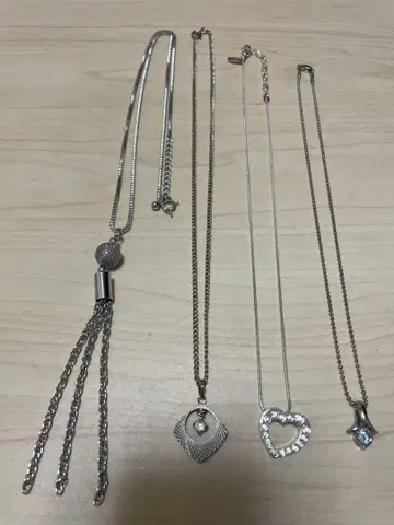 실버 컬러 목걸이 4세트