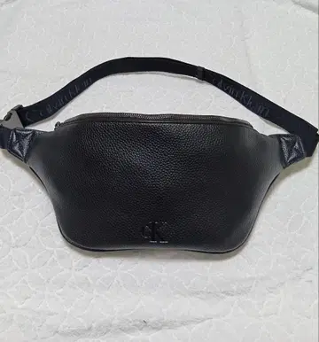 캘빈 클라인 블랙 바디백