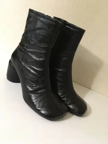 STUDIOS 스트디오스 블랙 가죽 숏부츠 24.5