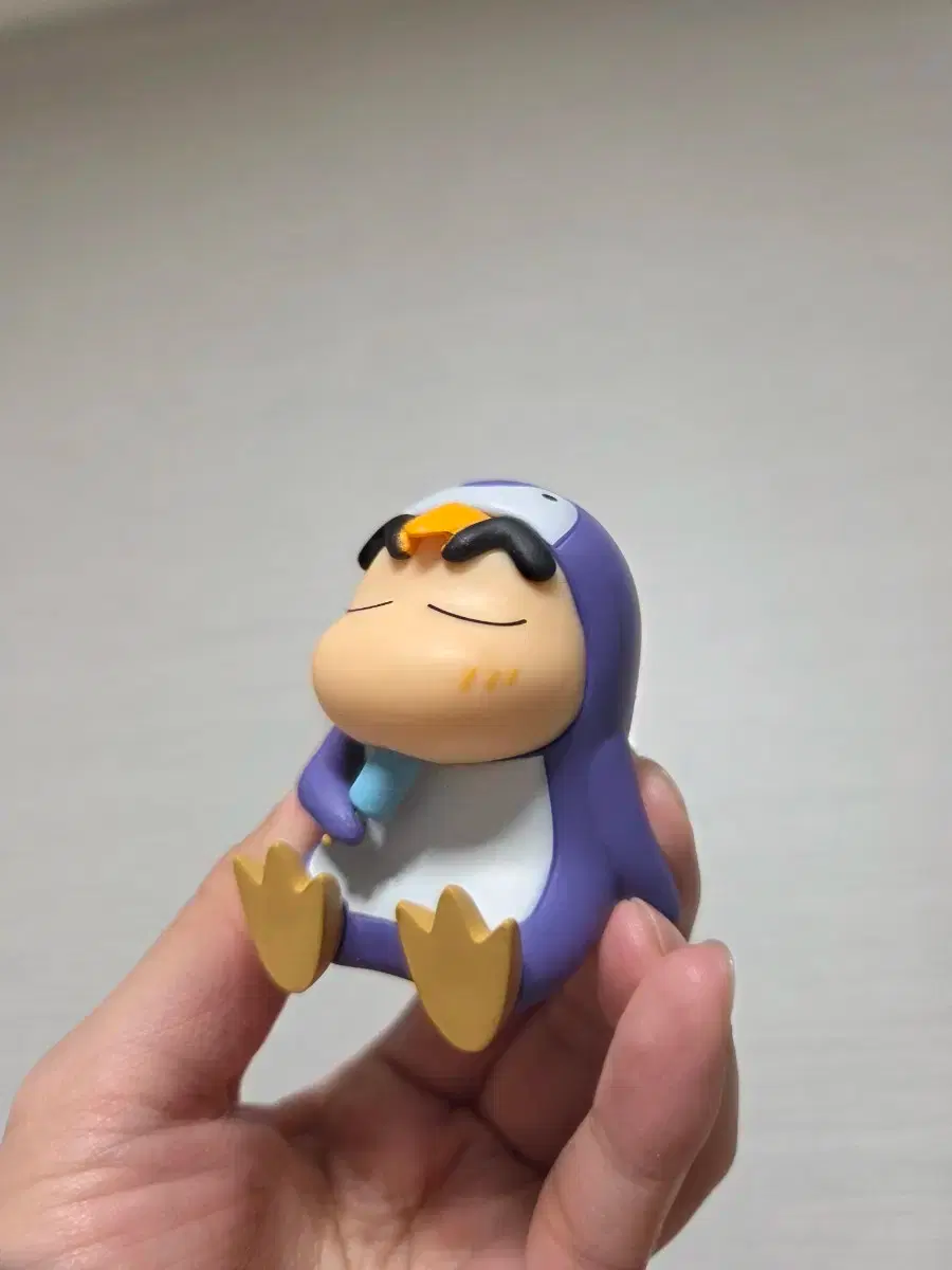 Crayon Shin-chan Penguin Gacha