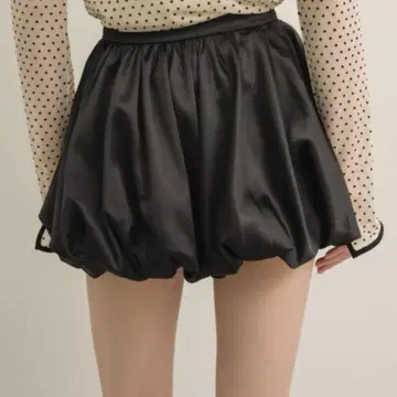 NEUNA 새틴 벌룬 미니 스커트 M 사이즈