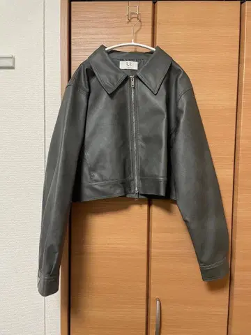 인조 가죽 숏 자켓