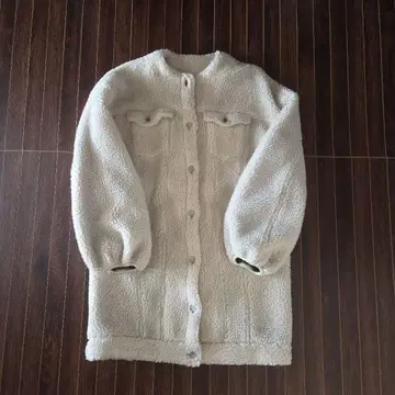 아이보리 보아 자켓 버튼 포함